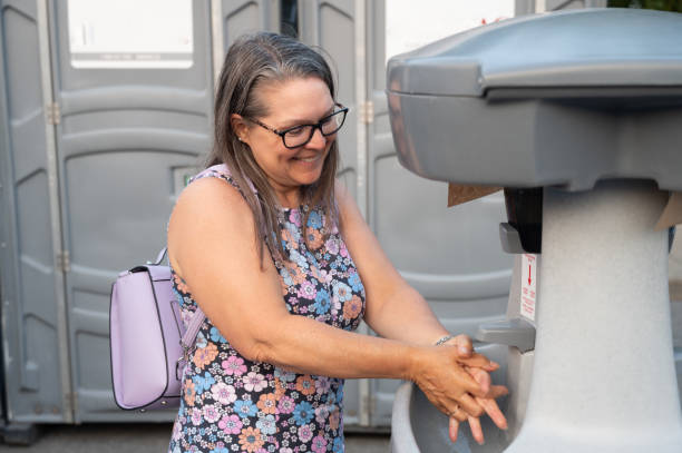 Best Porta potty delivery and setup  in Southport, IN